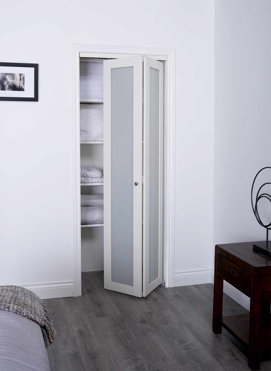 Prefinished Engineered Wood Bifold Sliding Door With 1 Lite