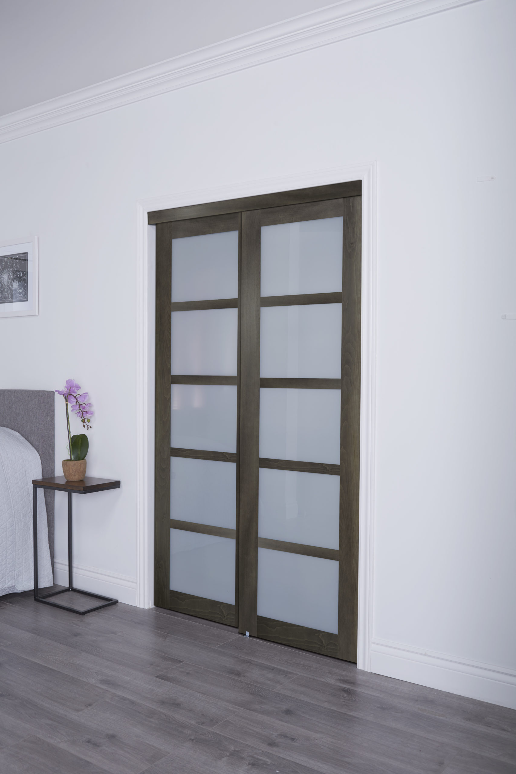 1 Lite Tempered Mirrowed White Sliding Closet Door with Hardware