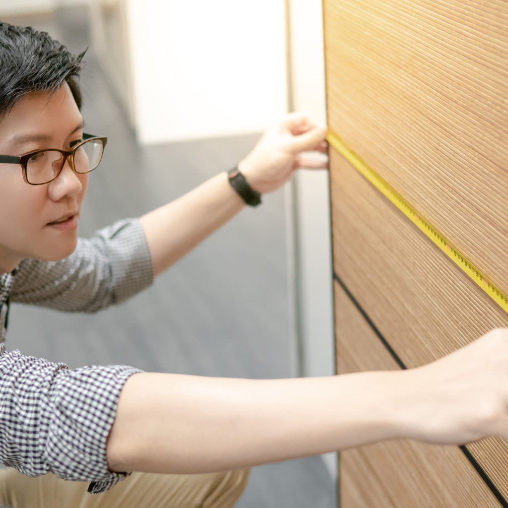 how to measure closet door
